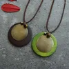 Colliers pendants en bois alliage femme collier portable rond spirale ethnique décorative filles dames cadeaux d'anniversaire