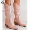 Сапоги Gogd Женские белые коленные сапоги Western Cowboy Boots Широкие вышитые теленки заостренные носки для блок-каблуки на каблуках на каблуках 230812