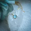 Ketten original frisch quadratische, facettierte blaue Kristall Halskette Anhänger Leicht Luxuskunst Schlüsselblattkette Einfach und Schmuck in Geschenk