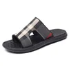Kapcia 39-46 Styl letnich zużycia modne sandały plażowe i spersonalizowane anty-siodowe na zewnątrz Web Celebrity Flip-Flops 230812