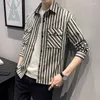 Mäns casual skjortor M-3xl Mens vårens höstlång ärm med en enda bruten vridkrage randig lös koreanska manliga toppkläder HW50