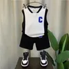 Kleidungssets Kinder Tank Top T-Shirt Set Sommer Neues modisches Babynetz für Jungen Cooles und hübsches Kinderkleidungsset