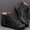 Laarzen 2023 vrouwen winter sneeuw rubberen bodem pu bruin lederen enkel platte schoenen herfst korte kruis strappy vintage ritssluiting