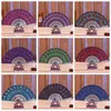 Chinesische klassische Tanzklappfanfächer Elegante farbenfrohe gestickte Blumen Pfauenmuster Pailletten weibliche Plastik Handheld Fans Geschenke Hochzeit