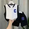 Kleidungssets Kinder Tank Top T-Shirt Set Sommer Neues modisches Babynetz für Jungen Cooles und hübsches Kinderkleidungsset