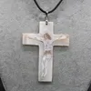 Naszyjniki wiszące chrześcijańskie zaopatrzenie Jezus krzyżowo -amulet muszli Naszyjnik naturalny matka pereł łańcucha dla mężczyzn danki