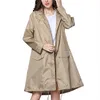 Raincoats Femmes Raincoat Men Ventes de pluie Vente de pluie Poncho Portable Veste de passerelle de pluie à fermeture éclair et de ventre de pluie Poncho 230812