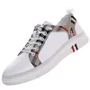 Scarpe eleganti vere in pelle casual sneaker sneaker per scarpe da passeggiate esterno uomo comodo calzature per maschio traspirante a quadri 230812