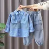 Set di abbigliamento Abito primaverile per ragazzi Nuova edizione Camicia di jeans impiombata per bambini Set di pantaloni Set di abbigliamento per bambini per ragazzi