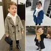 Kurtki Spring Boys Kurtki Dziewczyna Dziewczyna wełniana podwójnie zorganizowana płaszcz dla dzieci Lapel Autumn Dzieci Zimowa wełna wełna R230812