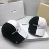 Новый Balenciga Черно -белая контрастная бейсбольная шляпа Pure Cotton Pare Pare Duck Longue Hat Hat Casual Fashion Sunscreen Шляпа вышитая буква стиль