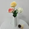 Fiori decorativi Flower artificiale Bulgaro Rose Design Flowers per feste di famiglia