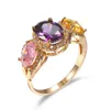 Anneaux de mariage Rose Purple Jaune en trois couleurs Ring Zircon pour femmes Rose Gold Couleur Females Crystals Bijoux Chic Accessoires Cadeau