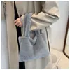 Duffel Bags Winter Solid Color Fashion One Shoulder Underarm Bag Plush Handheld Small Square Ladies Fluffy Travel Purses