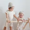 Kläderuppsättningar 2023 Summer Baby Boy Unisex Clothes Set o-hals Kort ärm Löst T-shirt Infant Girl Outfit Ropa Shorts Suit
