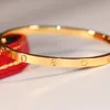 Bracelet bracelet de bracelet bracelet bracelet masculin bracelet en acier inoxydable bracelet du corps dur métallique 4 mm et 6 mm avec tournevis carabiner
