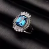 Clusterringe modische Persönlichkeit elegant quadratisch natürlicher blauer Topaz Edelstein Ring S925 Silbere Edelstein Frauenparty Geschenkschmuck Schmuck