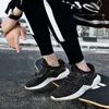 Running schoenen voor man Black White Gray Classic Mesh Youth Shoe Fashion Breathable Walking Mens Trainers Sport Sneakers Big Size