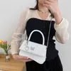 Umhängetaschen Fortgeschrittene kleine quadratische Tasche Frauenbag 2022 Neues Mädchen Herz Bogen Handtasche Kette Liebe eine Schulter -Diagonale Straddle Bagstylishdesignerbags