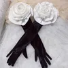 Five Fingers Gloves Women's Elegant White Flower Long Black Velvet Glove Female Spring Autumn Vintage Driving Pograph Performance Glove R1690 230815