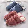 Slipper Nya tofflor Vinterbomullsbrädet Bomull Hem inomhus Varma par Mån tofflor Soft Slip Bomulls tofflor R230815