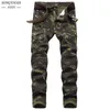 Jeans masculinos Moda Militar Masculino Jeans de Camuflagem Masculino Male Male Slim Trend Hip Hop Exército Straight Green Pocket Cargo Jenim Juventude Calça 230814