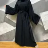 Ethnische Kleidung Middle East Dubai Großgröße Schnüre muslimisch bescheidener Kleid Feste Farbabaya für Frauen Robe Caftan Marocain