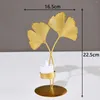 Titulares de velas 1pcs mini nórdicos de ouro de ouro de ouro criativo de pires simples de pires geométricos decoração de mesa de xícara romântica