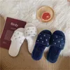 Talltor 2021 Vinter Nya söta varma tofflor Fashion Star Slippers Home Flat Plus Peep Toe Comfy Fuzzy Slippers for Women Girls X230519