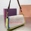 2023 Bolsos de diseño de bolsos de cuerpo cruzado Crossbody lienzo de cuero bolsos de hombro de cuero