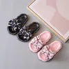 Slipping Children Bowtie Slifors Summer Nuovi ragazze carine pannelli da casa pannelli Colorful Cloud Slip Shoes R230816