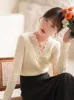 Kadın Sweaters Tatlı Küçük Seksi Kore Niş Tasarım Dantelli Büyük V yaka Saç Alt Kazak Kadınlar