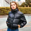 Décontracté coton rembourré Style européen américain fourrure automne et hiver nouveau manteau femmes col montant court chaud pain robe pierre veste vêtements