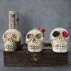 Nieuwe items 2023 Halloween Decoratie Skull Ghost met Ledresin Skelet Hoofd Statue Horror Party Props House Ornamenten J230815