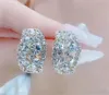 Stud Fashion Light Luxury Crystal Earrings Anti Allergiska örhängen Personlighet Mångsidig Highend Earrings Womens Jewelry Gifts 230814