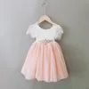 Flickaklänningar baby flickor spets brudtärna klänning med bälte bloss ärm Hallow out ögonfrans bakblomma vestido kostym 4 år sommarbutik