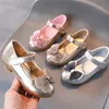 Sneakers Girls Shoes High Heel Dance Performance Pearlescent Mary Jane Bow Party Show Children Leather Spring 138R 230814