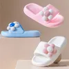 Terlik Bebek Çocuk Çocuklar Kız Terlik Ayakkabı Moda Çiçek Sol Merkezi Yumuşak Sole Banyo Antiskid Su Sandalları R230815