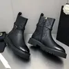 2023 Designer Luxury Pure Color Martin Ankle Boots Womens 100% Leather Outdoor Party Breattable Diamond Zipper Boot Lady Sexig mode Mid-heel Comfort Shoes Storlekar 40