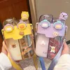Bottiglie d'acqua che bevono bottiglia paglia di plastica a doppia lecca con una tazza di bellezza con cartone animato che eseguono i bambini por f8g1