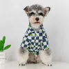 Hundkläder Checkerboard Plaid fickor Skjorta kläder vagn groda anka små hundar kläder katt mode sommar tunna schnauzer söta husdjur föremål