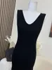 Casual jurken Women Vintage Classic Black Color Mid-Long Vestidos V-Neck Slim Mouwloze Split Split Design Party Prom-jurk enkellengte