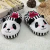 Slipper Toddler Boy Slippers inomhus vinter söt kawaii panda plysch varma barn flickor hus skor mjukt gummi sula hemskor baby artiklar 230814