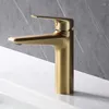 Waschbecken Wasserhähne zeichnen goldenen Toilettenschrank und kaltes Wasserhahn Gesichtswaschbecken Speziales Anti-Splash-Wasser