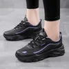 Kledingschoenen 2022 Kunstmatige leer vrouwen causale schoenen mannelijke veer casual licht schoenen sneakers lac-up flats ademende buitenshuis sapato x230519