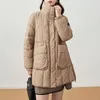 Abrigo de plumón de moda nuevos productos europeos en el abrigo largo de plumón para mujer 90% plumón de pato blanco moda de alta gama simple todo básico abrigo de piedra