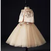 Girl S klänningar Gold Lace Girl för första nattvardspärlor Applices Tulle Ball Gown Cloak Girls Pageant Flower Dress Weddings 230814