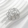 Broches Camellia Flores Broche de lujo Femenino 2023 Material de cobre de moda Vestido de corsage con accesorios