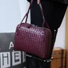 Braquinha de luxo Bolsa de bolsa de ombro feminina Bolsa de designer de couro genuíno Bolsa de compras preta de moda de moda simples de zíper 2023 nova venda quente