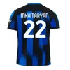 2023 2024 Lukaku Football Jersey Barella Lautaro Eriksen Inters Dzeko Cord Milans uniformi Vidal Tops 23 Piece Calcio Shirt Set per bambini da uomo